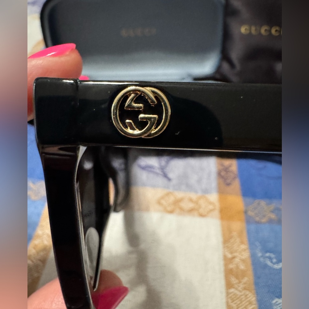 GUCCI Black Rectangular Frame Sunglasses with COA - Picture 2 of 7
